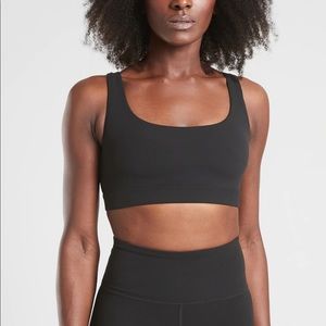 Athleta Exhale A-C sports bra size M